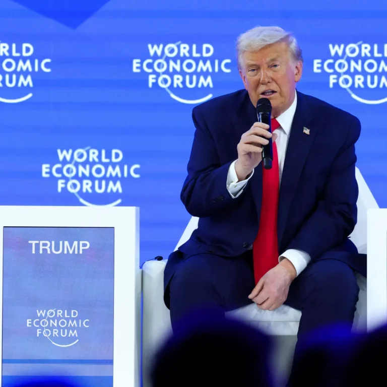 Trump defende controle americano sobre Groenlândia e exige negociações com a Europa