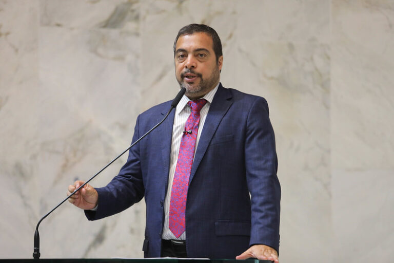 Luiz Claudio Marcolino: trajetória, atuação sindical e presença no Parlamento Paulista