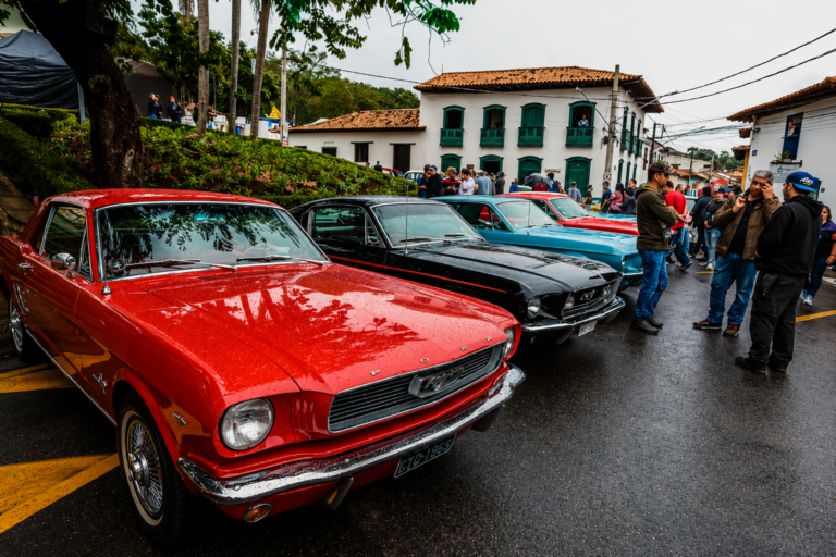 Santana de Parnaíba terá encontro de carros antigos com show gratuito do IRA!