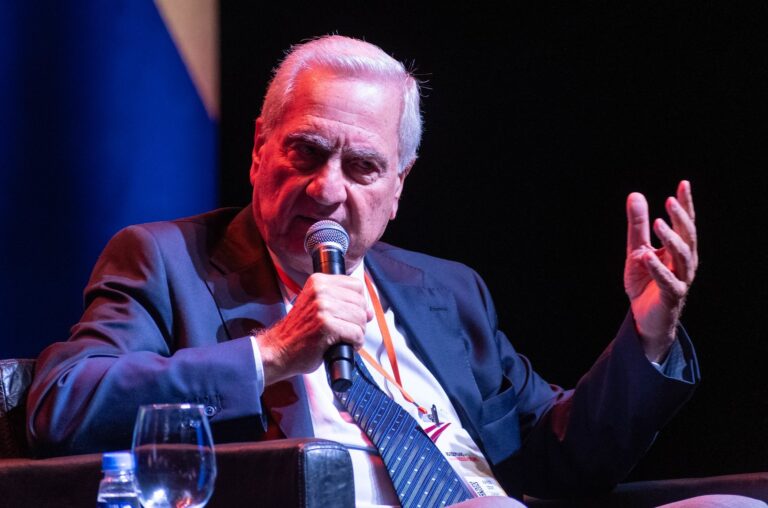 Sistema do Associativismo intensifica cobrança a candidatos sobre correção no MEI e no Simples Nacional